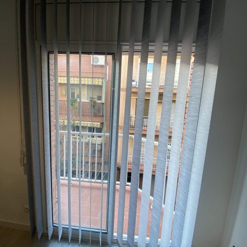 vertical de lamas abierta